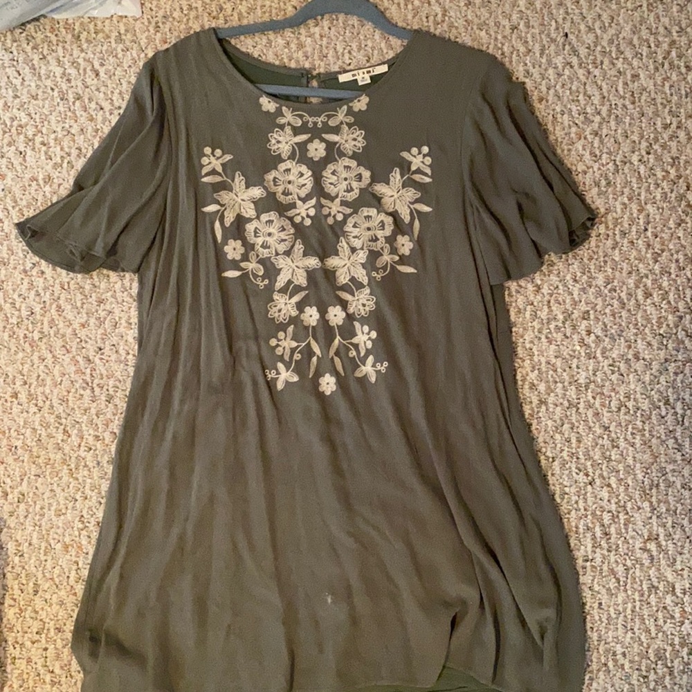 EMBROIDERED DRESS